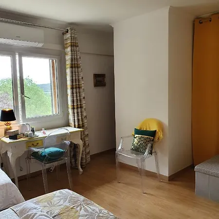 Monteze Paradis Couette-café Saint-Christol-lès-Alès