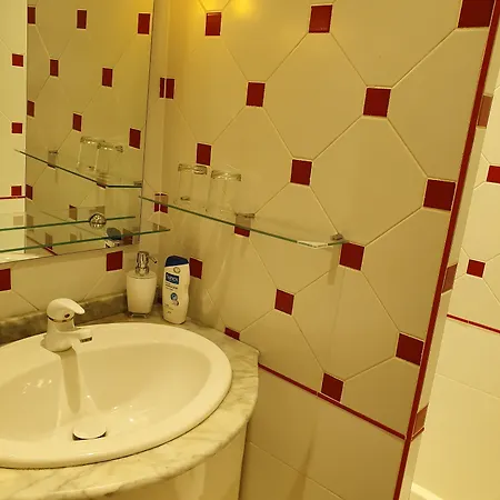 فندق مبيت وإفطار Monteze Paradis *