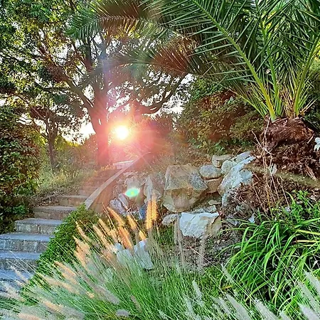 Bed and breakfast Monteze Paradis *