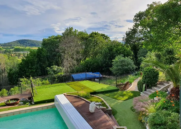 Monteze Paradis Bed & Breakfast *